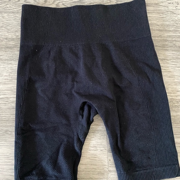 Jed North Rio Seamless Ribbed Biker Shorts - Picture 2 of 2